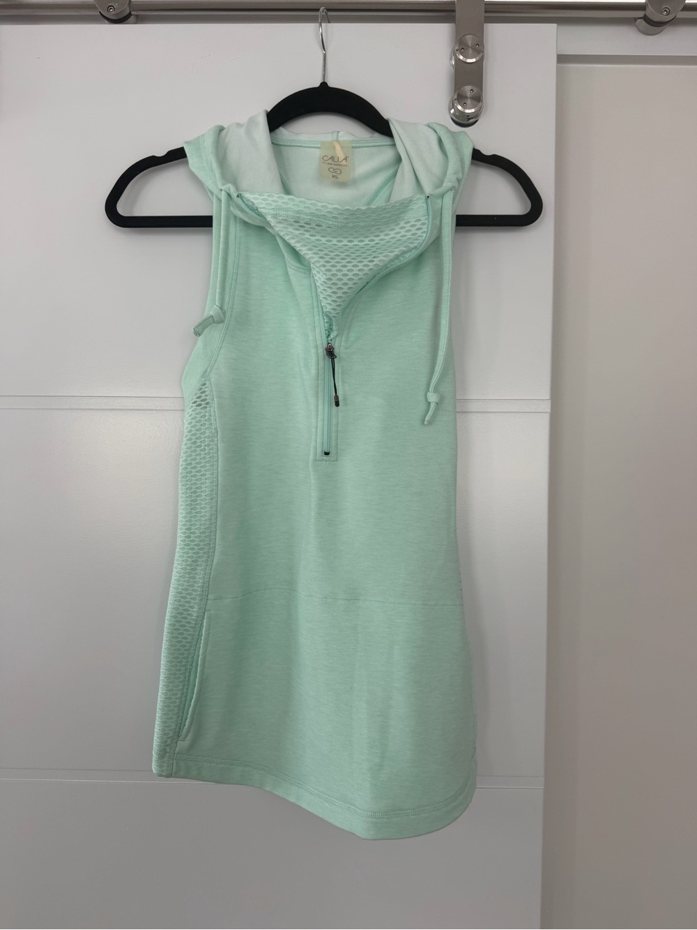 Calla Mint Sleeveless Hoodie Tank Top